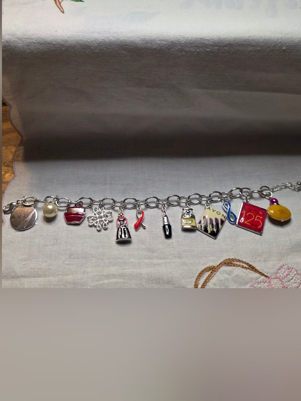 2011 New In Box Avon 125 Year Anniversary Charm Bracelet